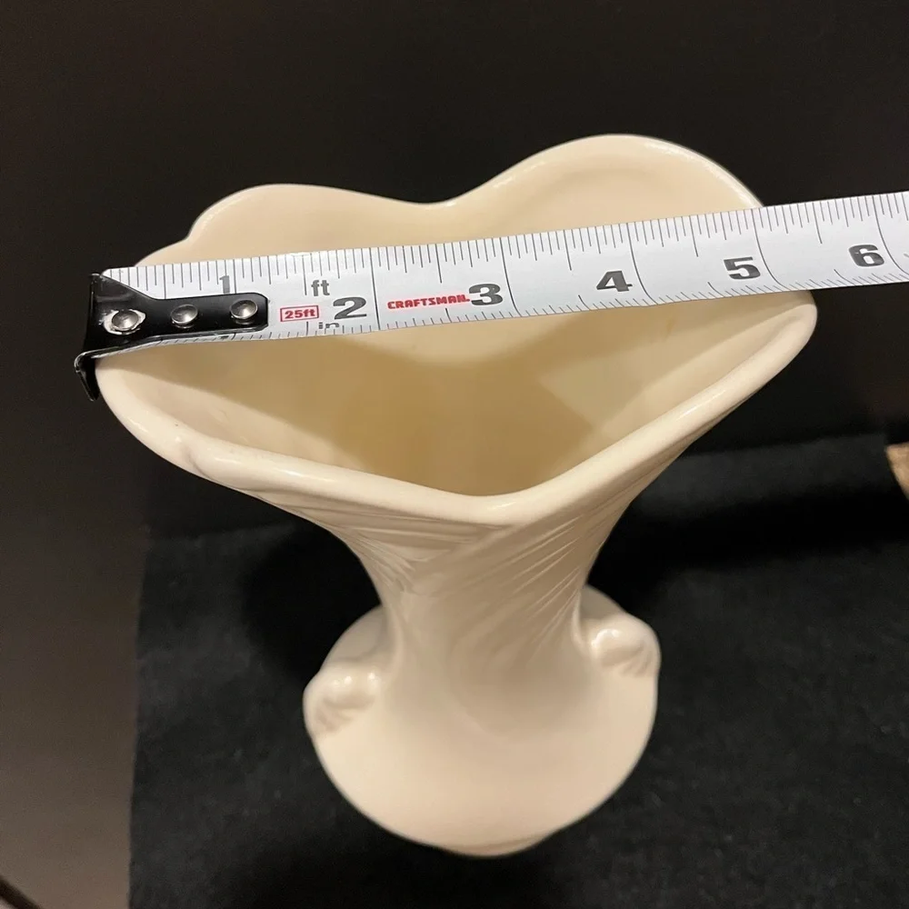 Vintage Shawnee Pottery Vase Ruffled Rim Pedestal Base 9" Matte Cream USA - Picture 14 of 15